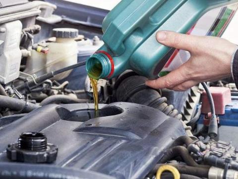 全合成的机油跑到10000公里才换？再这么下去，等着大修发动