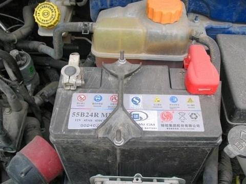 汽车蓄电池很重要，那怎样保养才合理？修车师傅教你一招