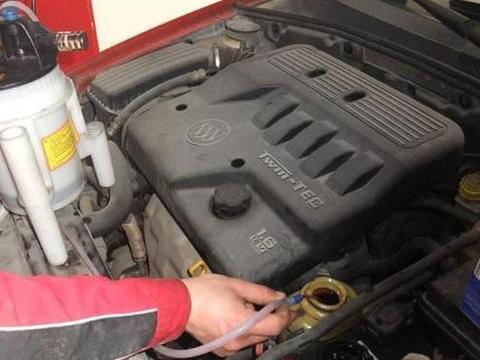 变速箱油多久更换一次？修车师傅：别超过这个时间点，否则要大修