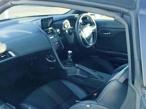 本田新跑车火了！无边框车门超帅气，0.6T排量，油耗仅4L！