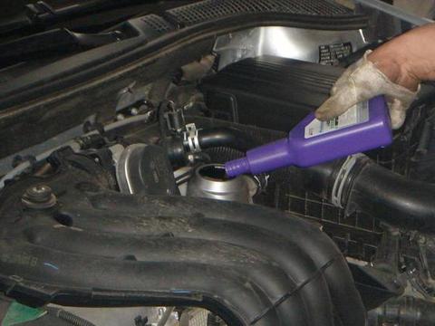 机油5000公里一换的说法，骗了国人20年，这才是最佳更换时机！