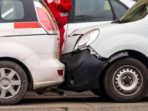 三者险买多少万才够用？100万和50万有啥区别？听听定损员怎么说