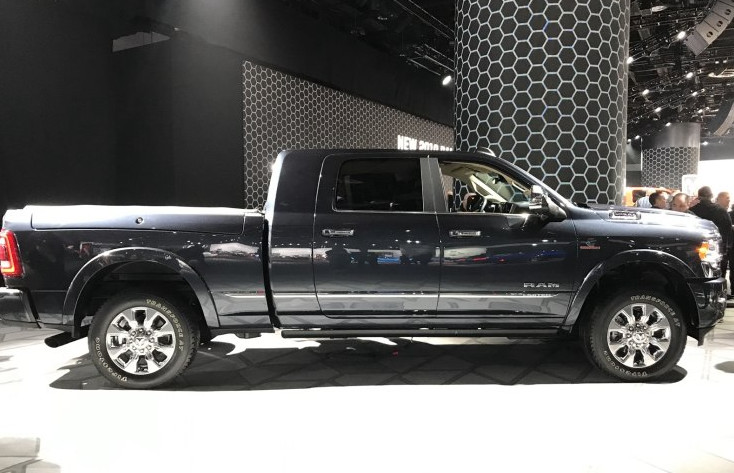 F-350靠边！道奇Ram HD重型皮卡亮相，6.7L康明斯高达1360牛米