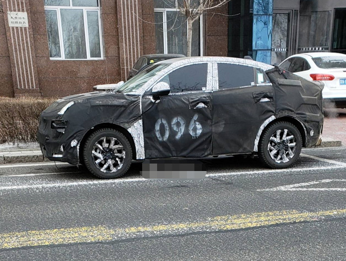 吉利CEO爆料,领克05动用PSA平台,直接换壳XC90