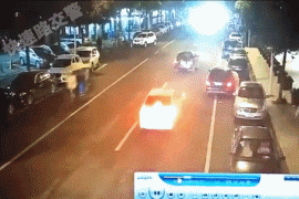 一组动图警示你:驾车分心,冲出车道,一路成了