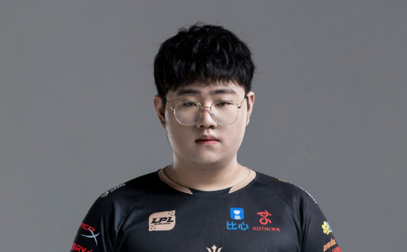 第一次使用琴女就赢了？Y4：打IG是我第一次使用琴女