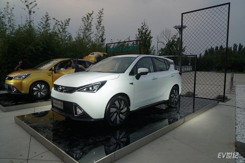 江淮iEVS4预售价13万-17万元 对标传祺GE3 530