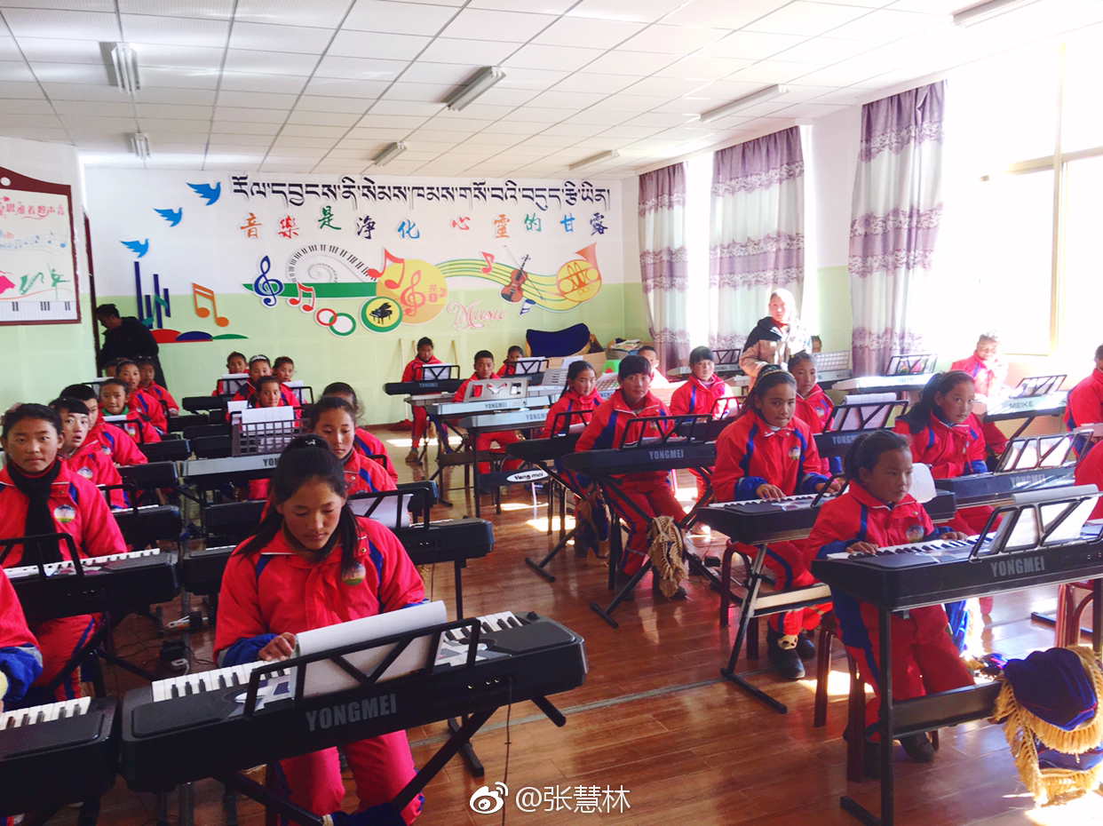 西藏自治区从1985年实行教育三包政策