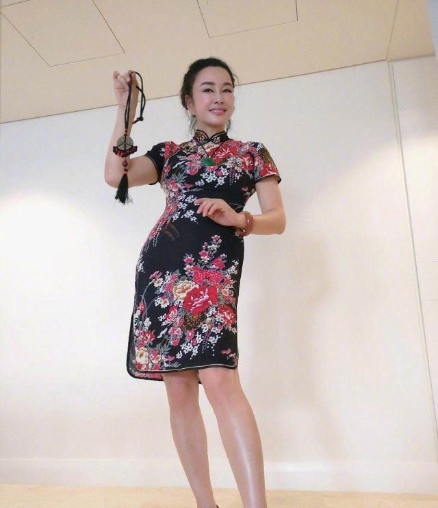民国时期女人旗袍内的内衣内裤_民国时期旗袍配的内裤(3)