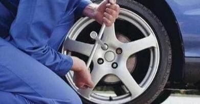 汽车这些项目完全可以自己动手保养，修车师傅：一年能省不少钱！