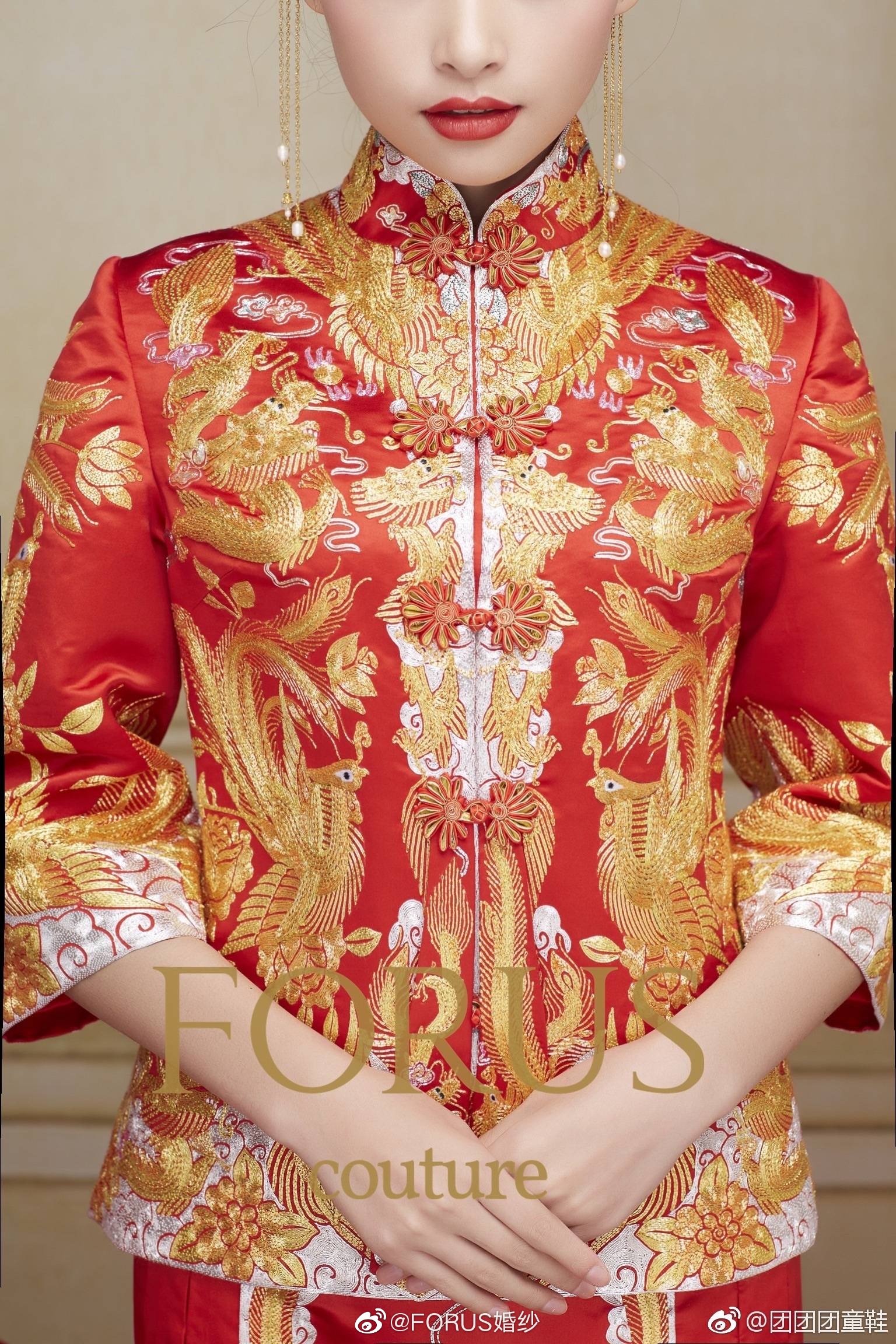 不管设计怎么变化,龙凤褂还是中式嫁衣