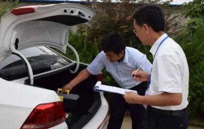 汽车第三者责任险该买多少万，听定损员说完，很多人才发现买错了