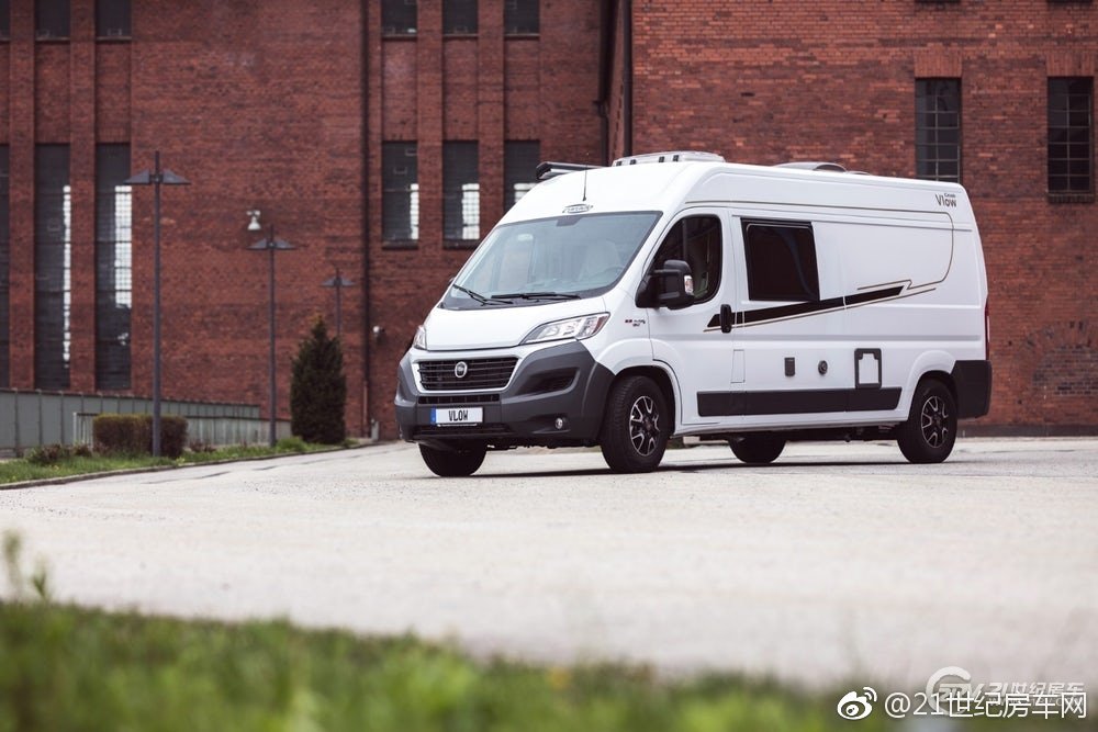 6米长度竟然可以睡5个人 这款B型房车怎么做到的