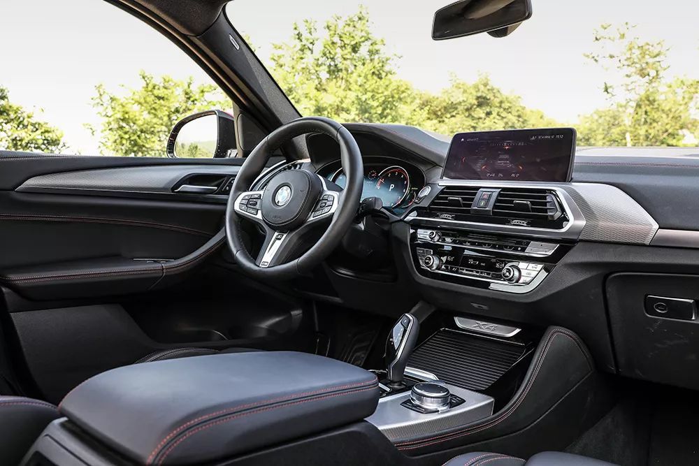 无可取代的异形者 | BMW X4 xDrive 30i M运动套装