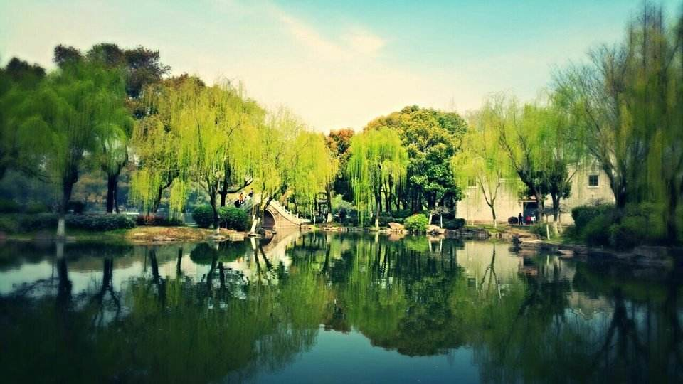 江南春色诗词精选二十三首春水碧于天,画船听雨眠 江南春色诗词精选二十三首 春水碧于天,画船听雨眠