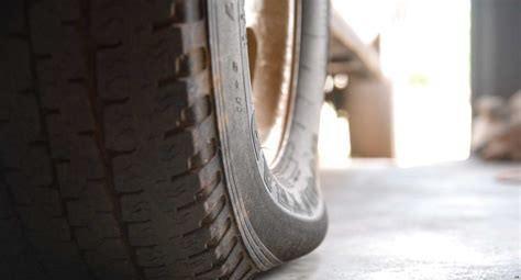 汽车轮胎应该怎样保养如何防止行驶中爆胎