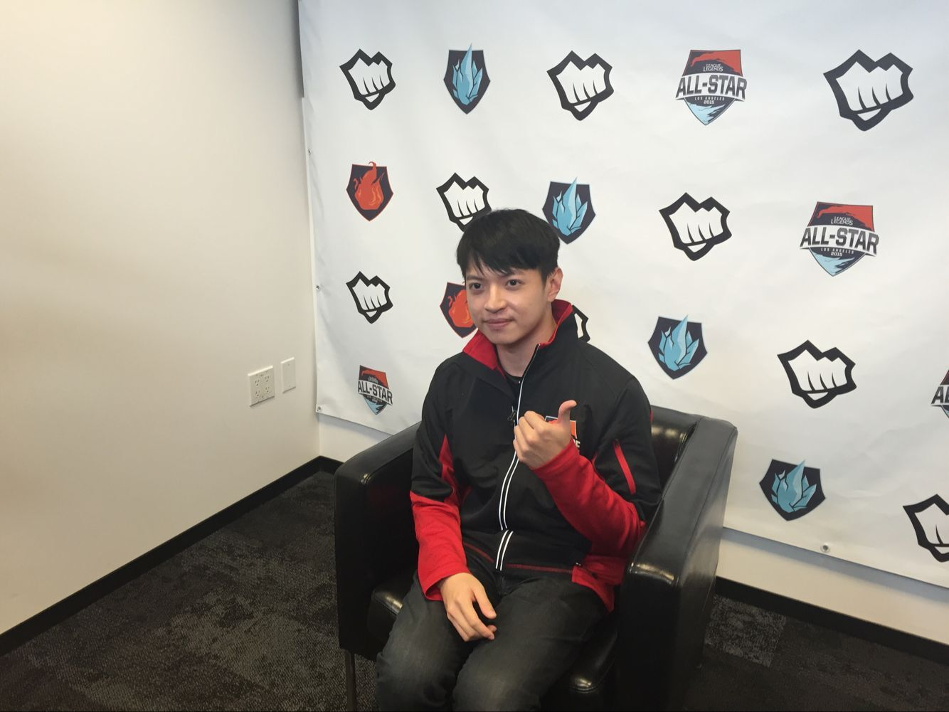 LOL：盘点历史上各个英雄的代表玩家，Uzi的VN、Faker的劫？