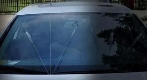 怎么样给车里加玻璃水修车师傅说漏嘴，我们才知道