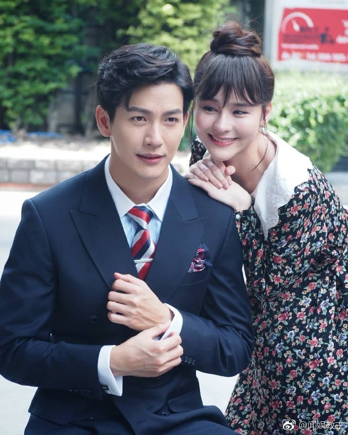 泰星push饰演霸道总裁封腾,Aom(李海娜)饰演女主薛杉杉