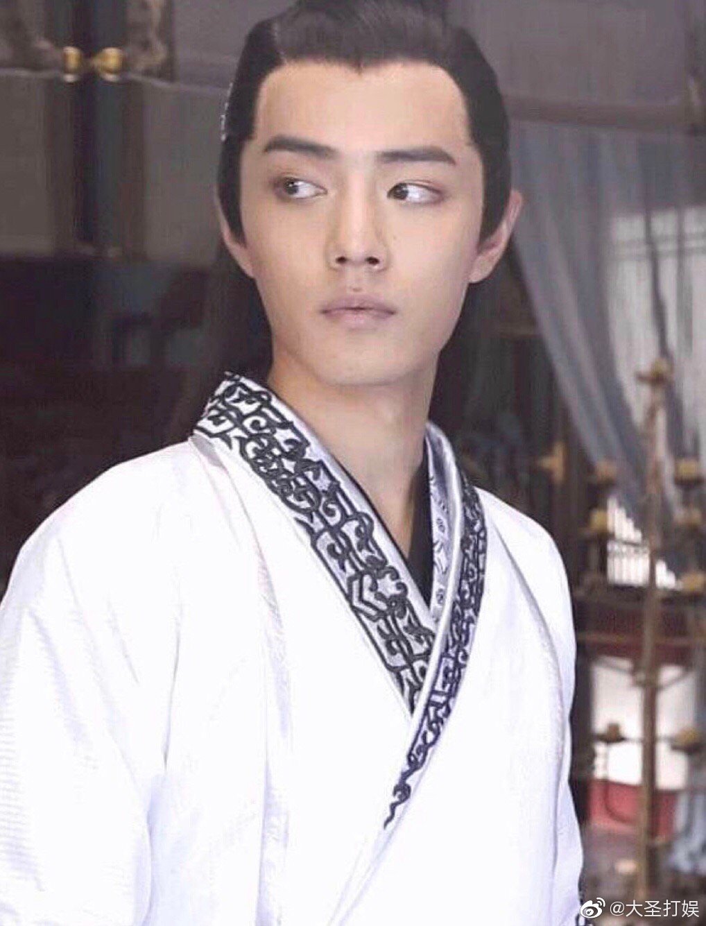 网友晒出肖战电视剧截图 说跟精修图差别大是