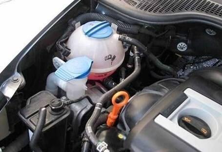 3万公里必须换防冻液？老师傅：别再被忽悠了，不听劝早晚大修！