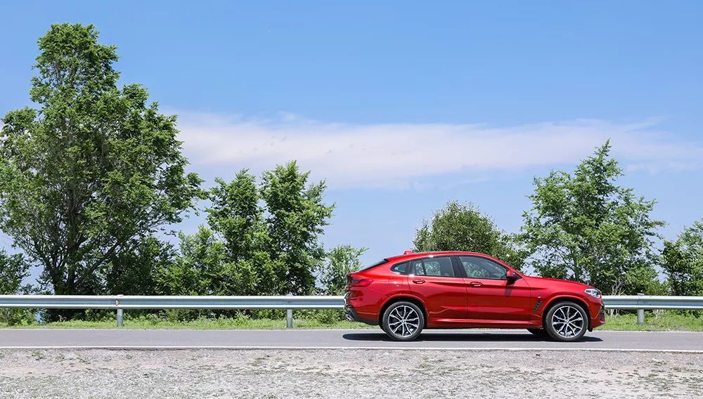 无可取代的异形者 | BMW X4 xDrive 30i M运动套装