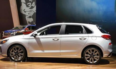 搭载2.0L自然吸气发动机，最大功率为164马力，立体感强！