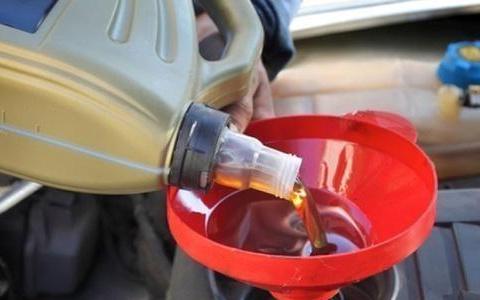 出租车是怎么保养的五千公里一次，岂不是１０天保养一回