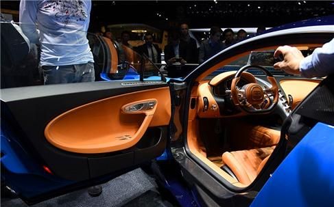 布加迪Chiron:这辆车造型新颖,运动感和科技感并存