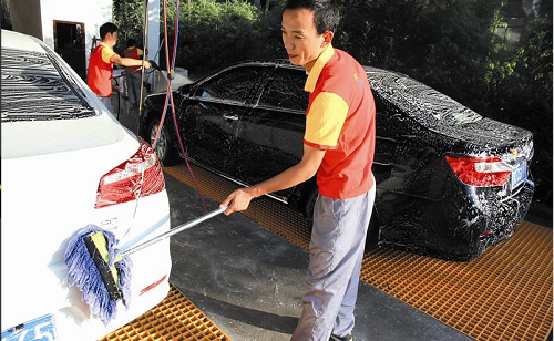 为什么私营加油站便宜,还能免费洗车?工作人员说出其中内情!