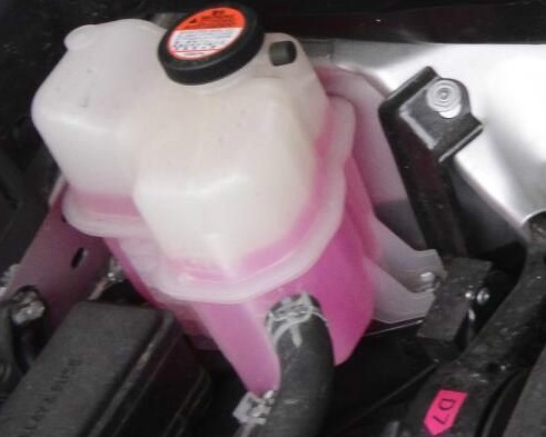 给自己的爱车保养时，老司机告诉你这些千万别干！