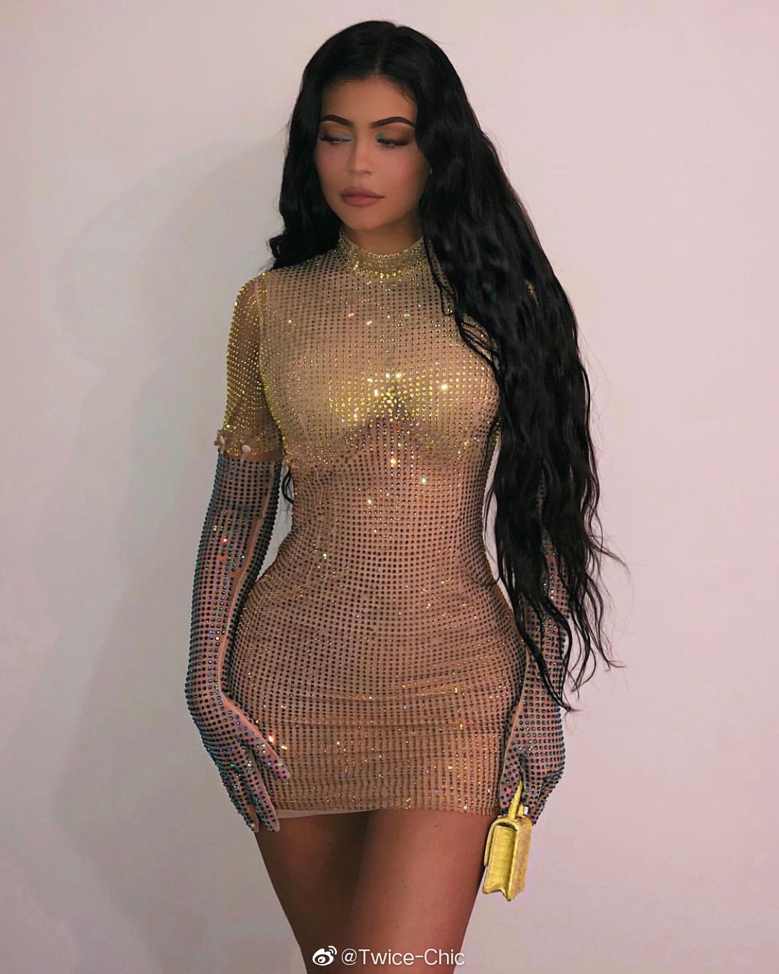 Kylie Jenner二胎,kyliejenner怀孕 kylie jenner | 当女孩足够自信,那道疤痕也是专属于她的美丽印记.