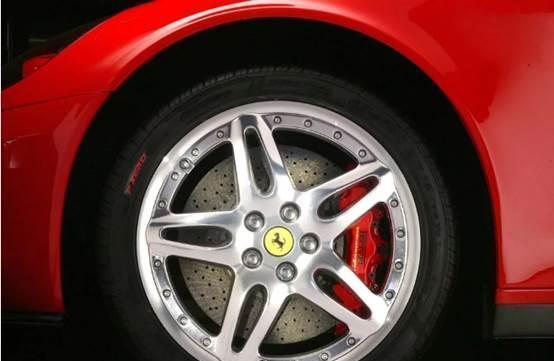 保养爱车，却发现轮胎上这个字母变了，车主：差点就被坑大了！