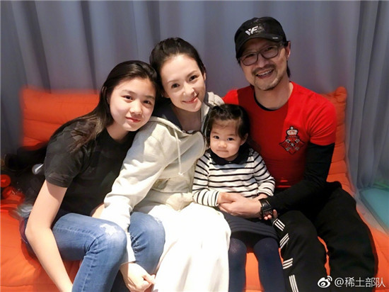 章子怡汪峰综艺节目花絮照曝光:公费撒狗粮才