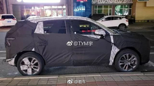 领克全新小型SUV路测曝光，预计售价10-15万元，10月量产