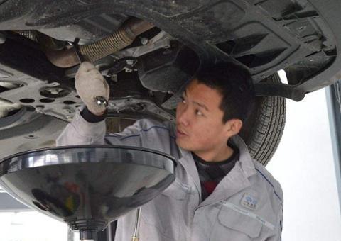 欧洲车30000km换次机油，为何国内5000km就要换？终于知晓答案了