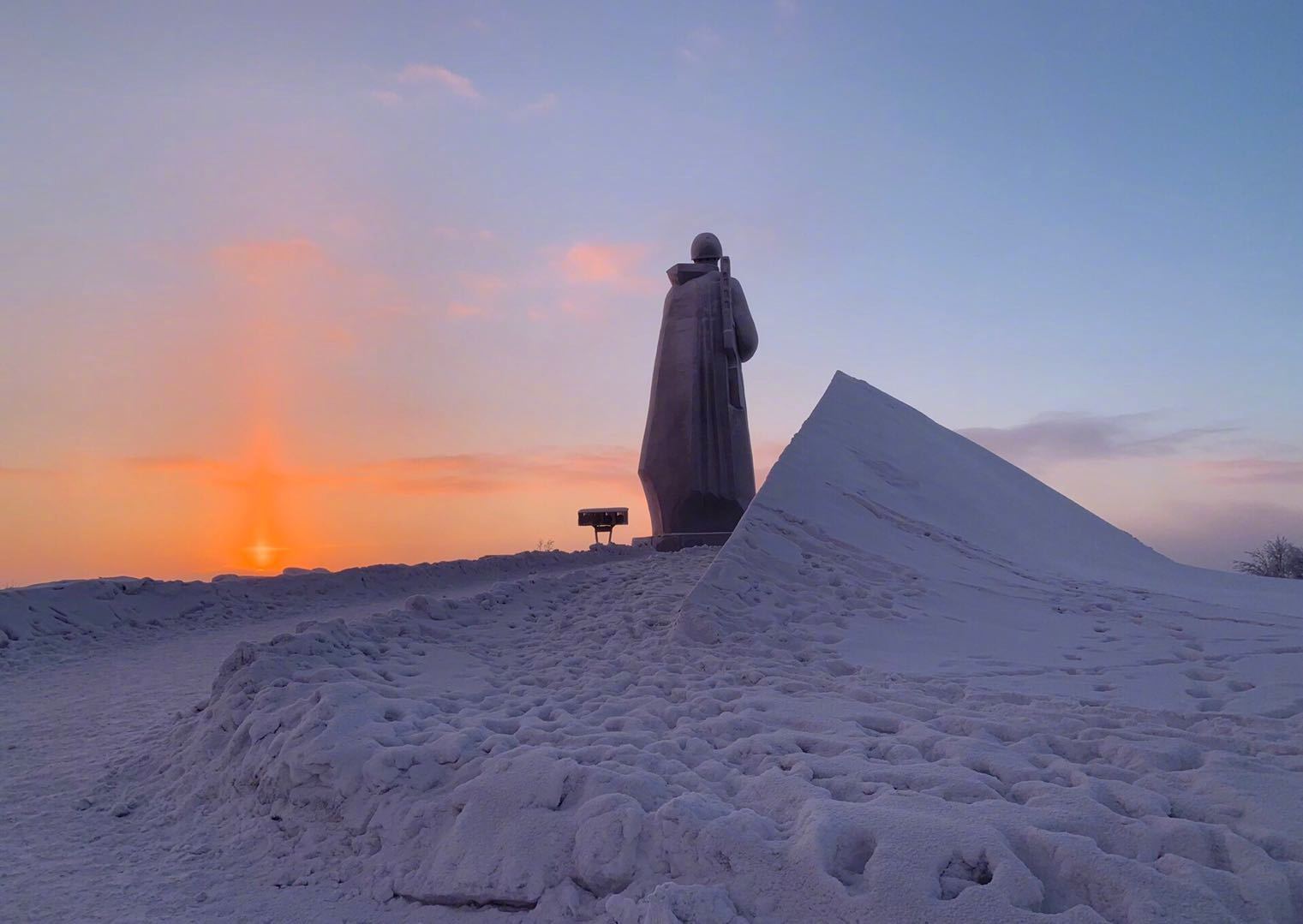 阿廖沙外貌描写 童年人物形象特点