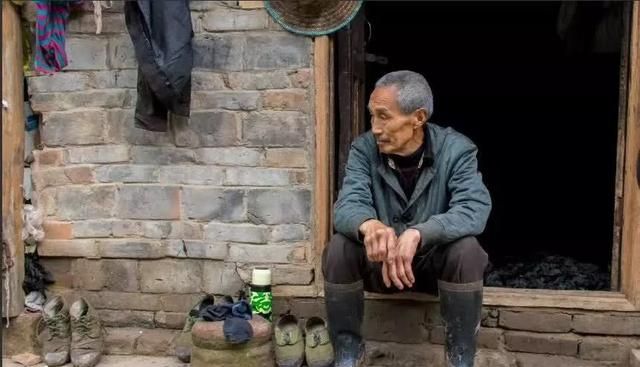 芦山农村拍下的这些老人照片,勾起无数人的乡愁
