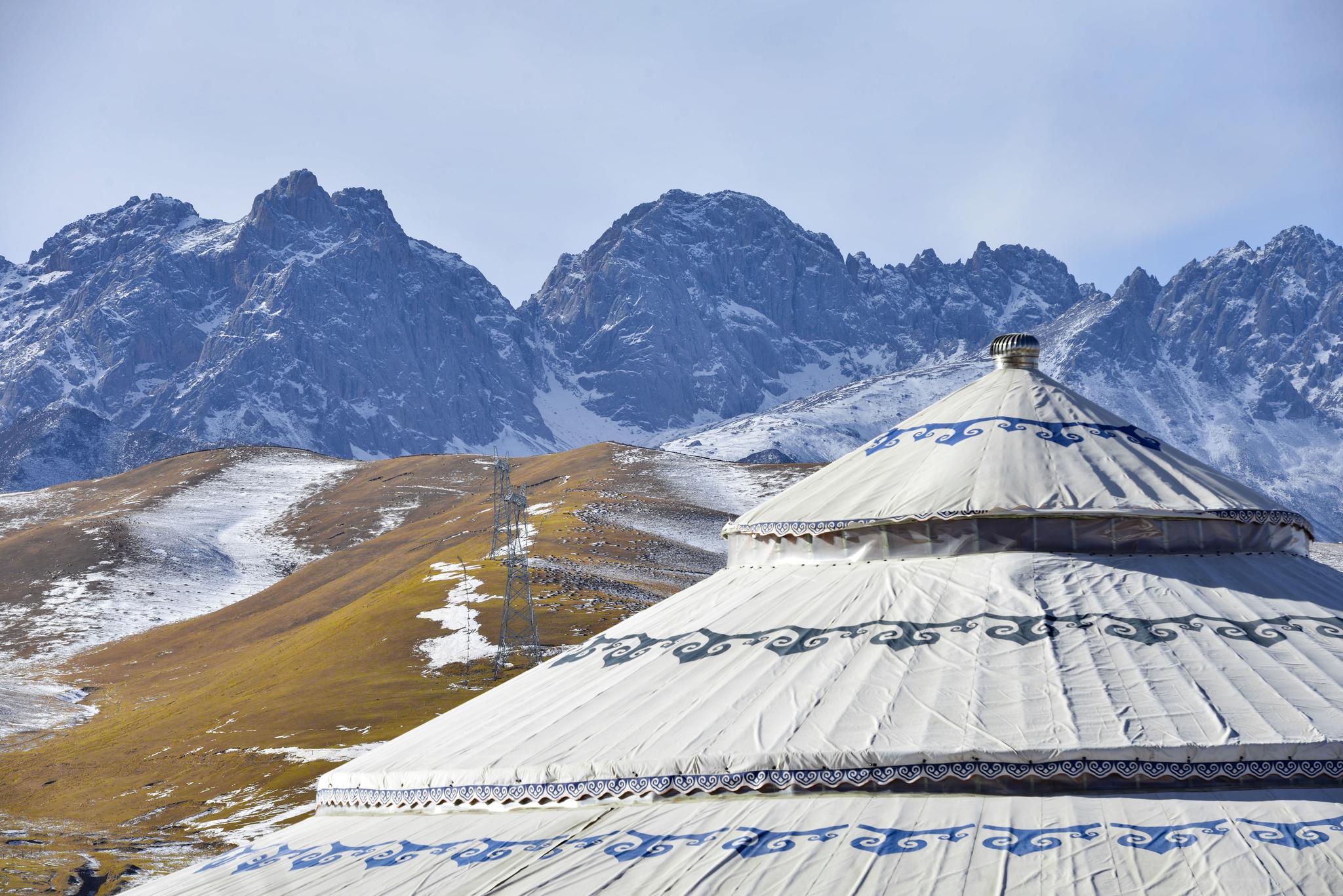 甘肃武威：马牙雪山脚下的乌鞘岭滑雪场，一个让人激情四射的地方