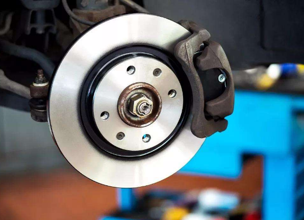 过年回家要开一千公里？长途前若不做保养，这5个地方一定要检查