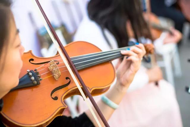 办企业年会的场地怎么选?怎么提升年会档次?