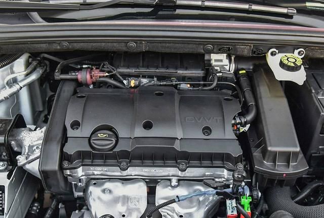 配1.6L,动力强劲,外观出众,油耗6.2L,不足10万