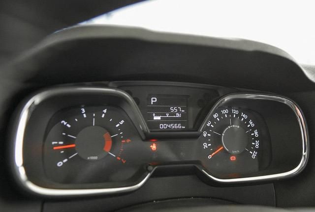 配1.6L,动力强劲,外观出众,油耗6.2L,不足10万