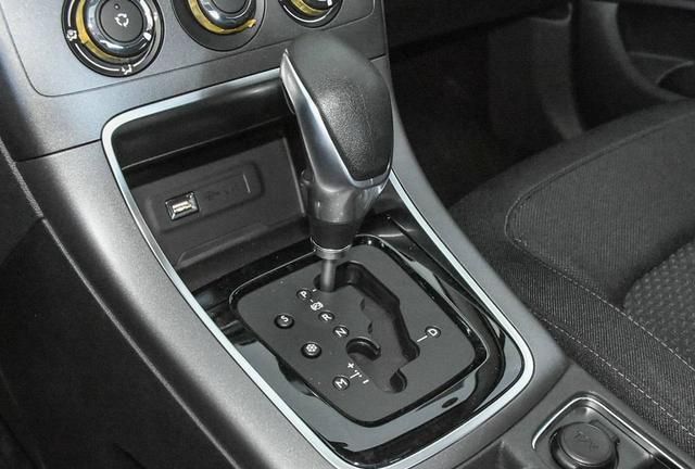 配1.6L,动力强劲,外观出众,油耗6.2L,不足10万