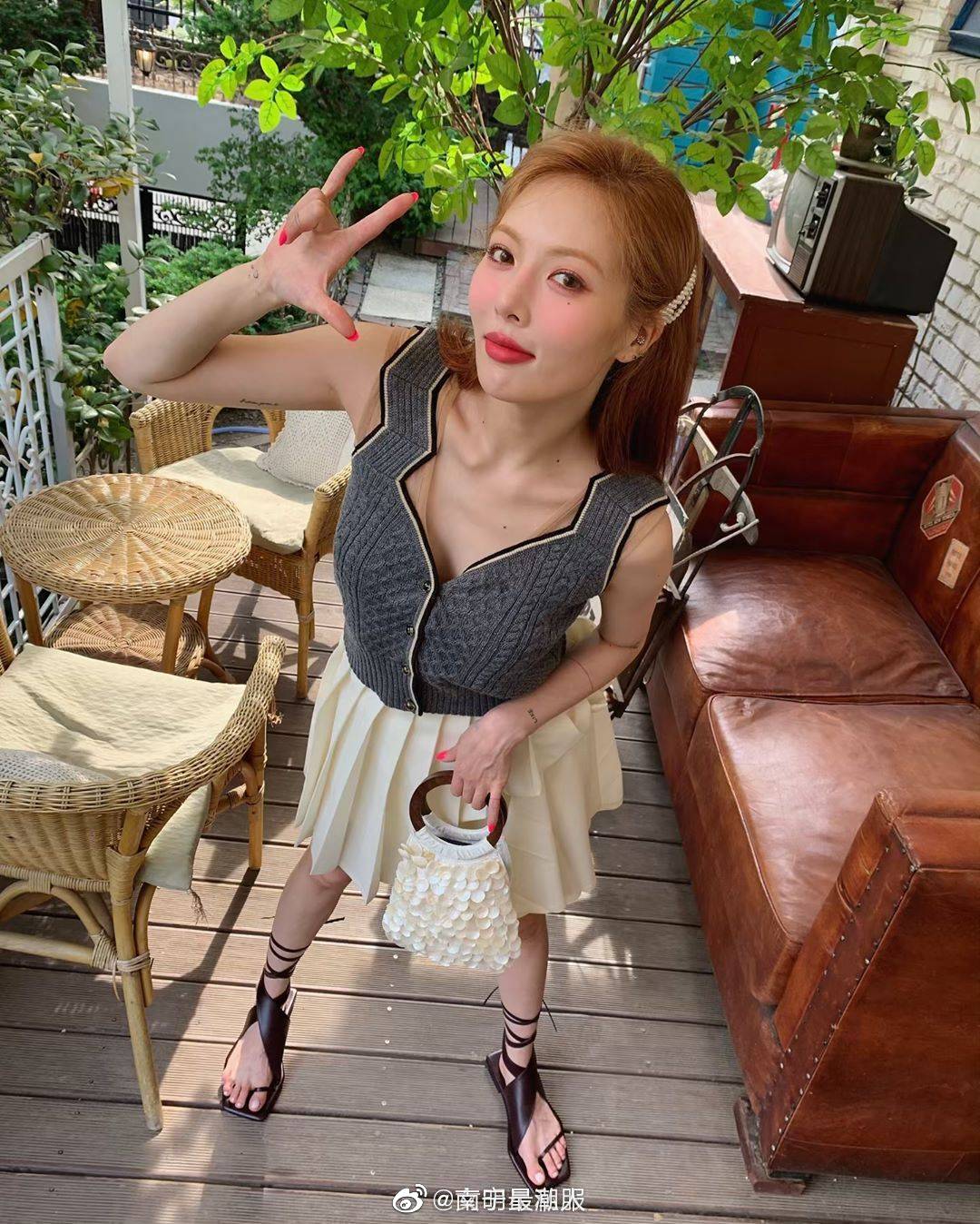 金泫雅最新杂志拍摄花絮，什么风格都能轻松驾驭！|金泫雅|杂志|拍摄_新浪网