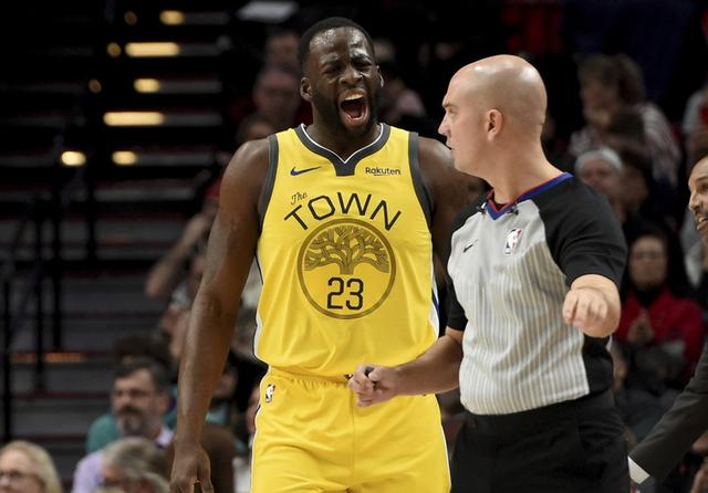 巨头尴尬!被放空3米主动失误 拖库里杜兰特后