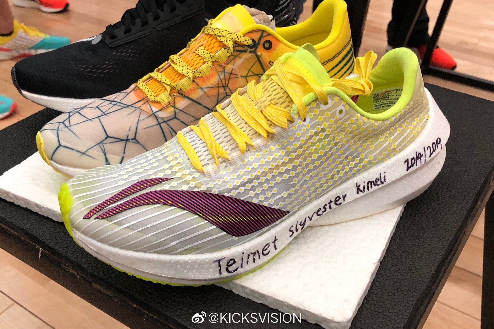 李宁今天发布了全新竞速系列,追风、云马、赤