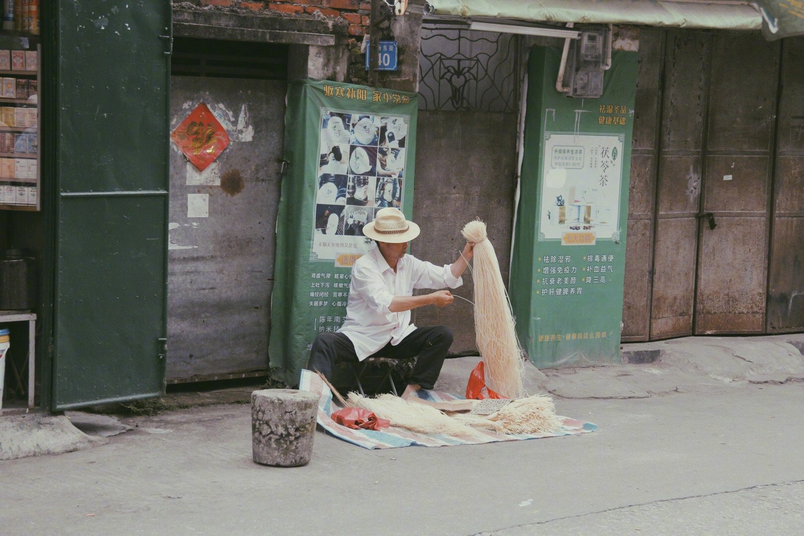 人间百态-上海|摄影|人文/纪实摄影|DerekChan - 原创作品 - 站酷 (ZCOOL)