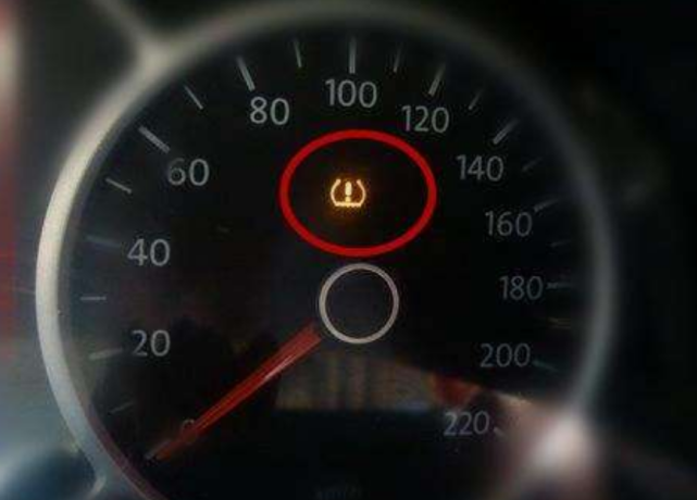 国人养车的3大怪象！维修工偷着乐：真亏他们才没喝西北风