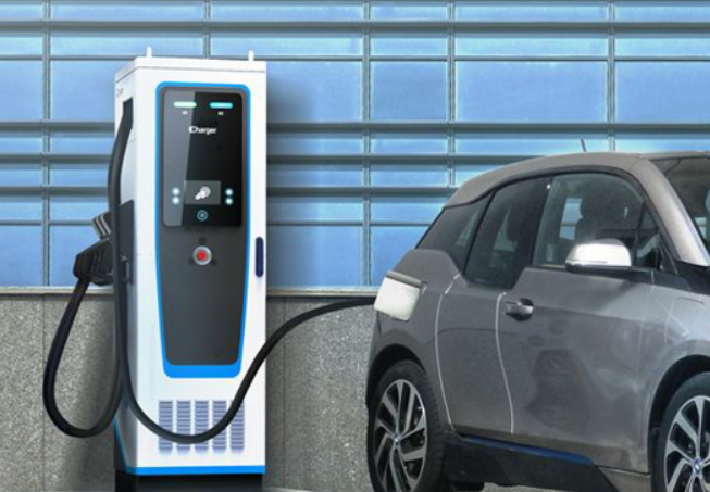 纯电动车比燃油车省钱？看完内行人算的这笔账，终于知道怎么选